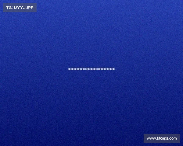 网球比赛中观众热情高涨 掀起赛事气氛高潮 展现体育精神与激情魅力